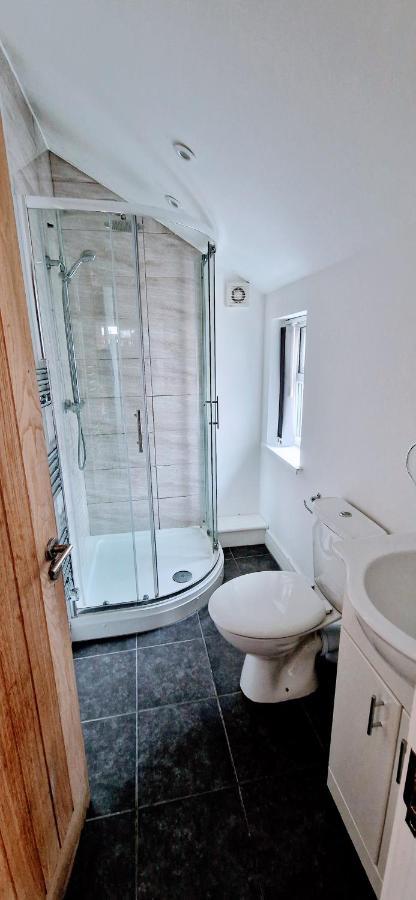 Central Reading Modern 3Br Flat - Walk To Station And High Street מראה חיצוני תמונה