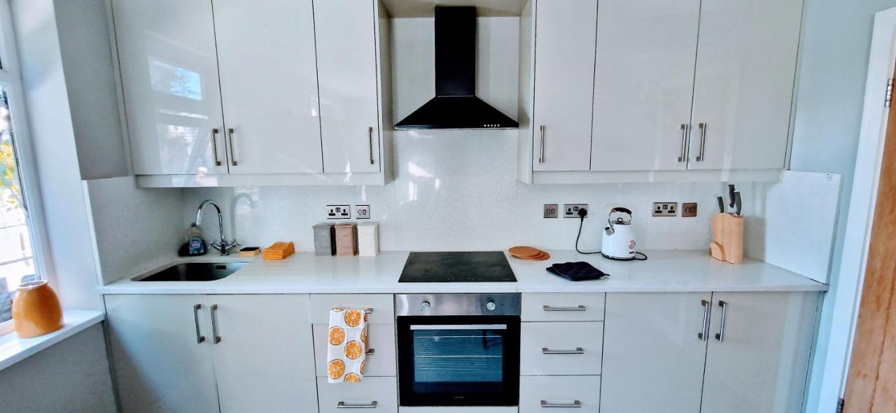 Central Reading Modern 3Br Flat - Walk To Station And High Street מראה חיצוני תמונה