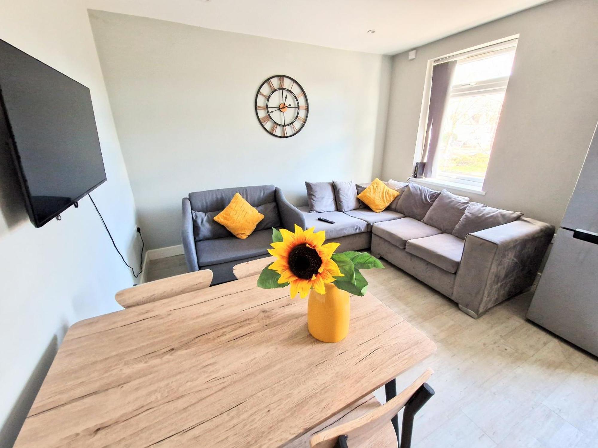 Central Reading Modern 3Br Flat - Walk To Station And High Street מראה חיצוני תמונה
